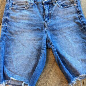 AE American Eagle Skinny Bermuda 17" Distressed Medium Blue Jean Shorts, Size 10